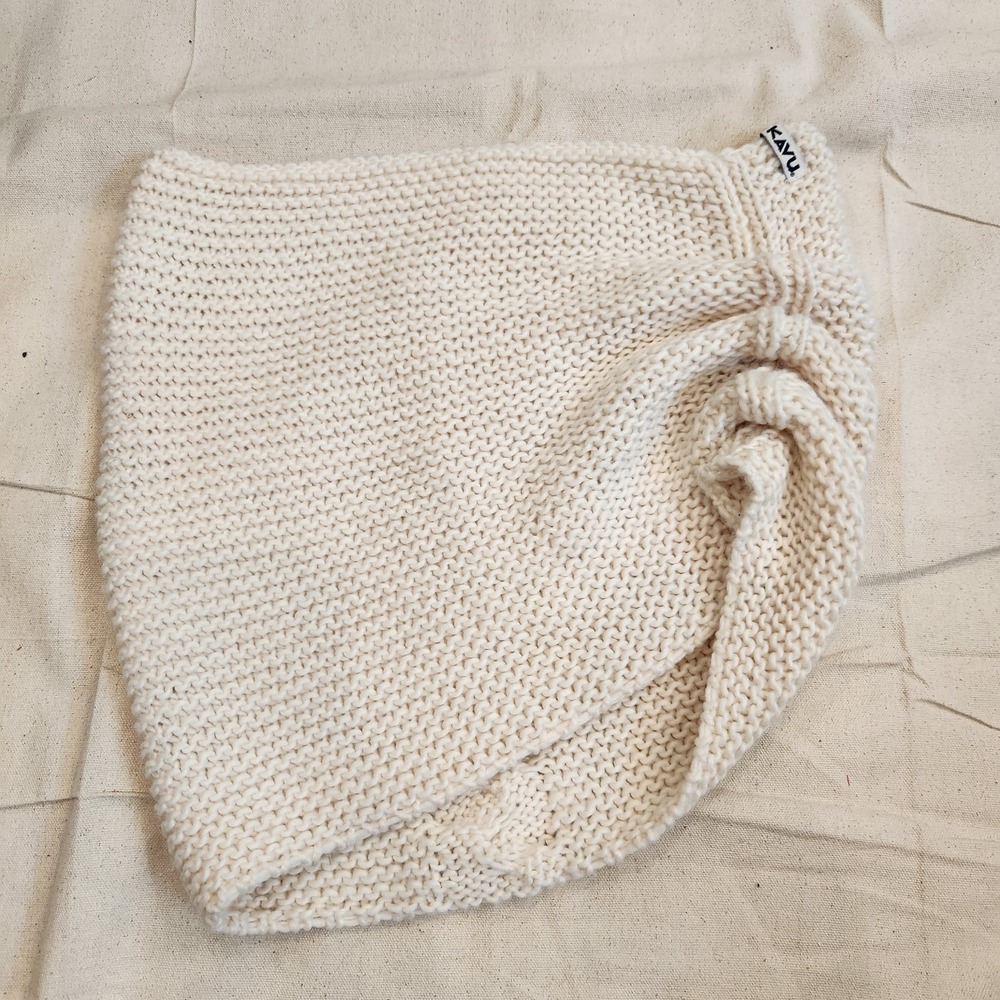 KAVU Chunky Knit Cream Infinity Scarf Neck Warmer Cable Accent Outdoor Winter